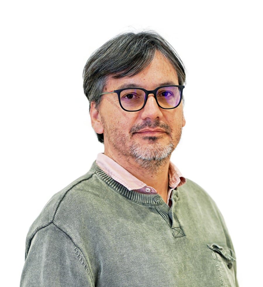 Dr. César Salazar
